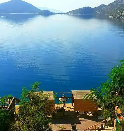 Sea View Bungalow W Pier And Terrace In Vakantiehuis *